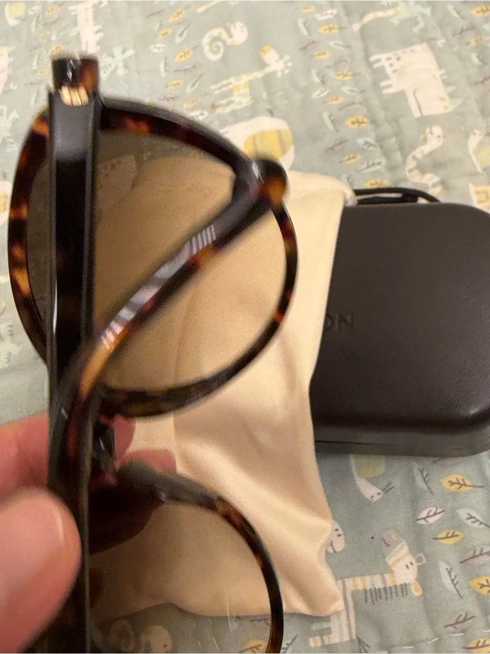 Louis Vuitton Sunglasses (PRICE FIRM)
